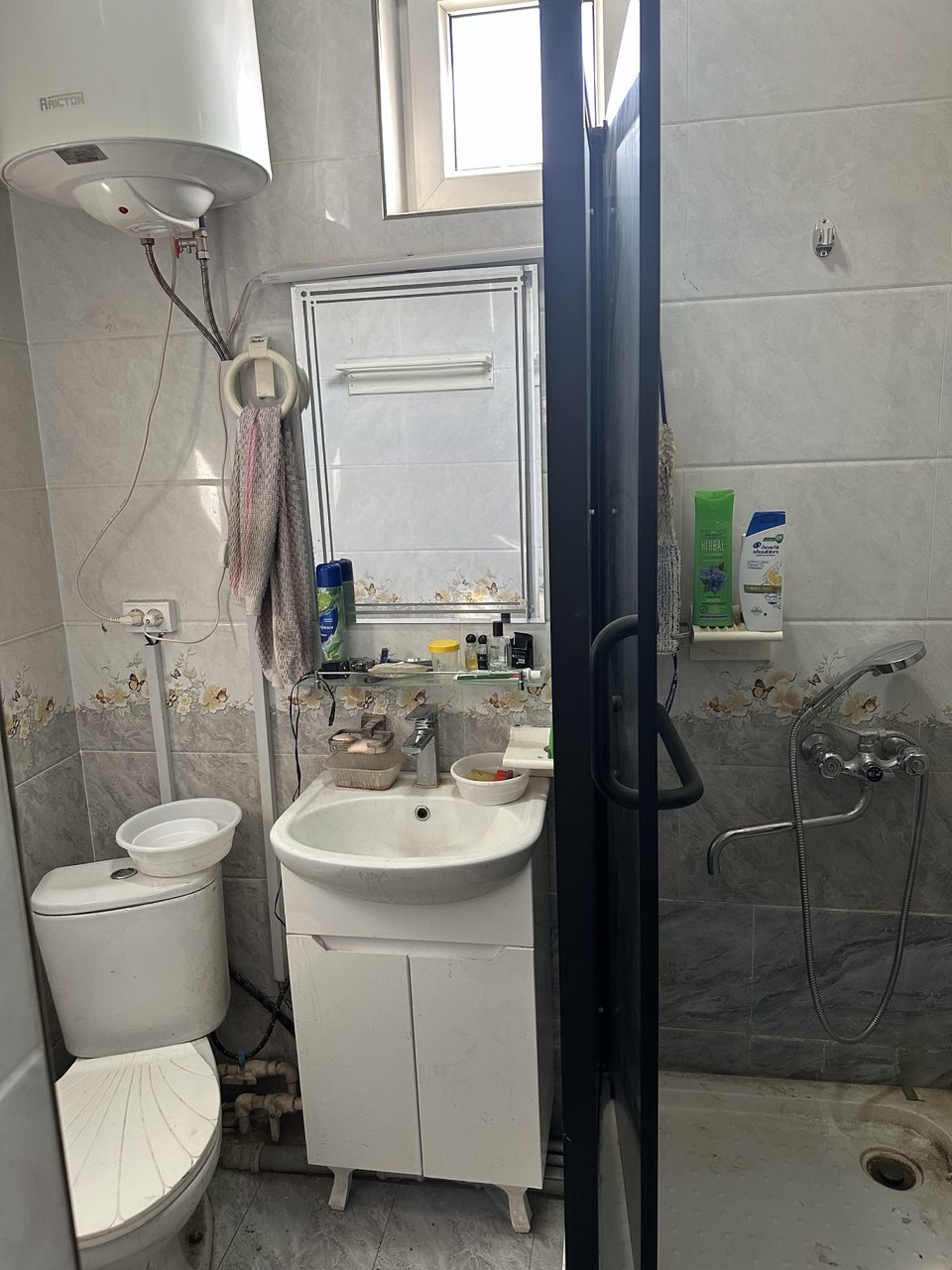 Tashkent, Yashnabad District, Mavlon Riyoziy street 2, 34